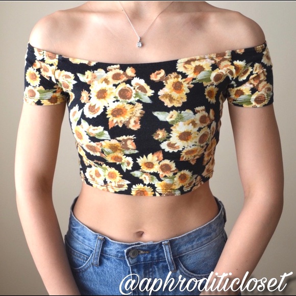 Forever 21 Tops - Forever 21 Sunflower Crop Top